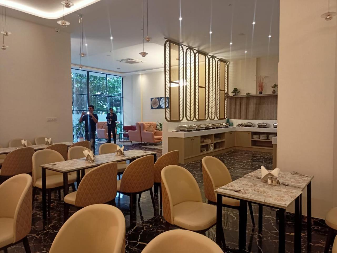 Grand Continent Hotel Gachibowli Near Us Consulate Exterior foto